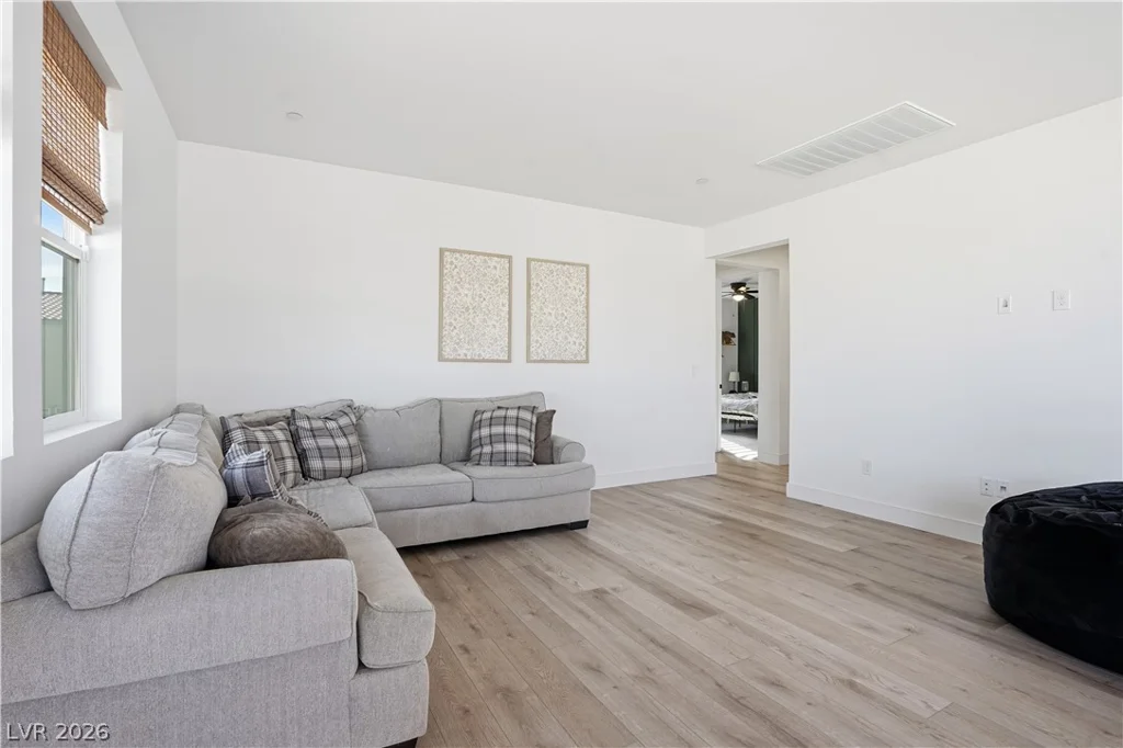 10125 Pleasant Knoll, Las Vegas, NV 89166