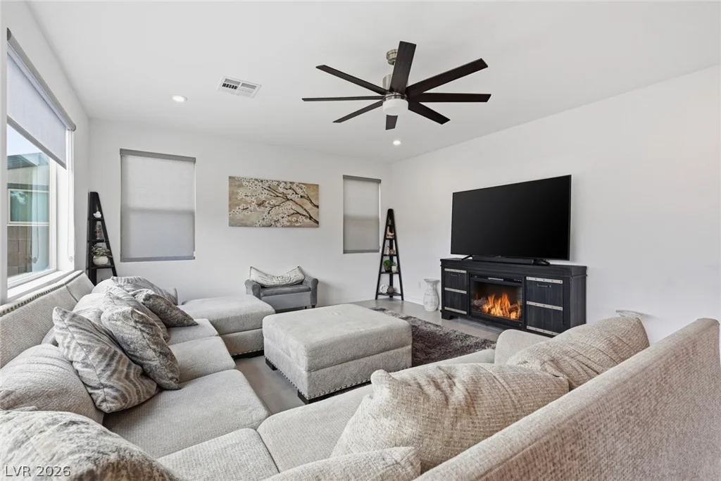 6934 Boulder View, North Las Vegas, NV 89084