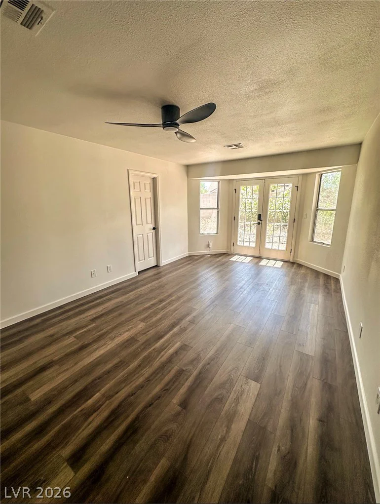 6705 Shallow Creek, Las Vegas, NV 89108