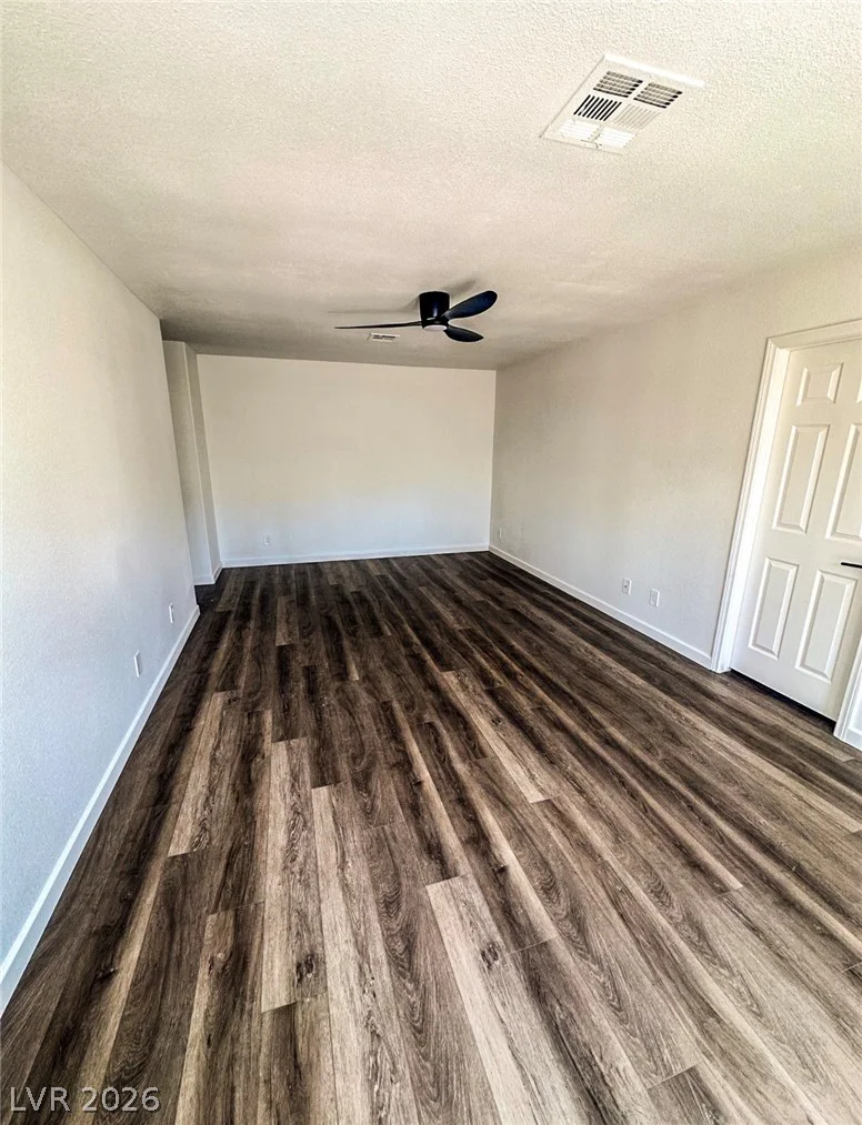 6705 Shallow Creek, Las Vegas, NV 89108