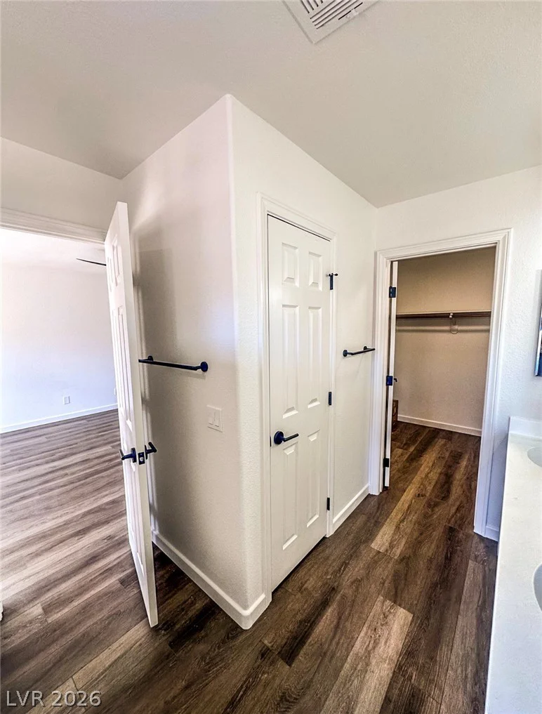 6705 Shallow Creek, Las Vegas, NV 89108