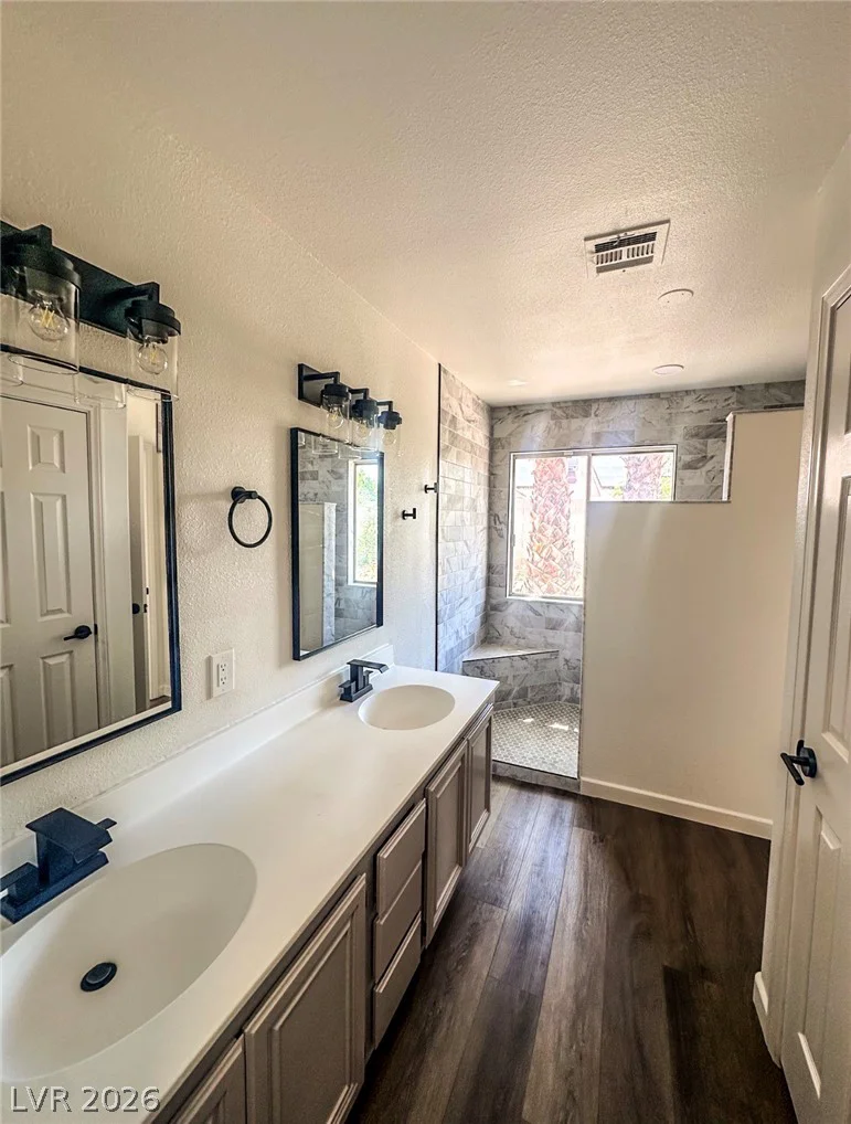 6705 Shallow Creek, Las Vegas, NV 89108