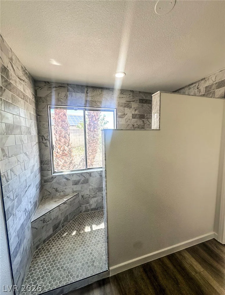 6705 Shallow Creek, Las Vegas, NV 89108