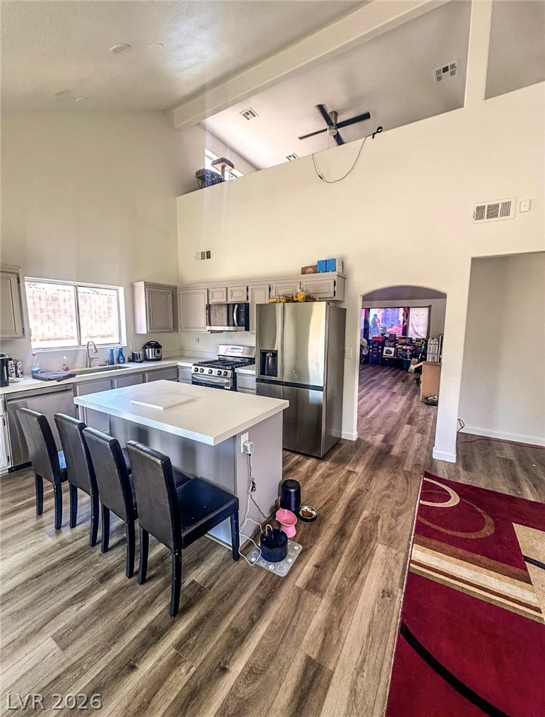 6705 Shallow Creek, Las Vegas, NV 89108