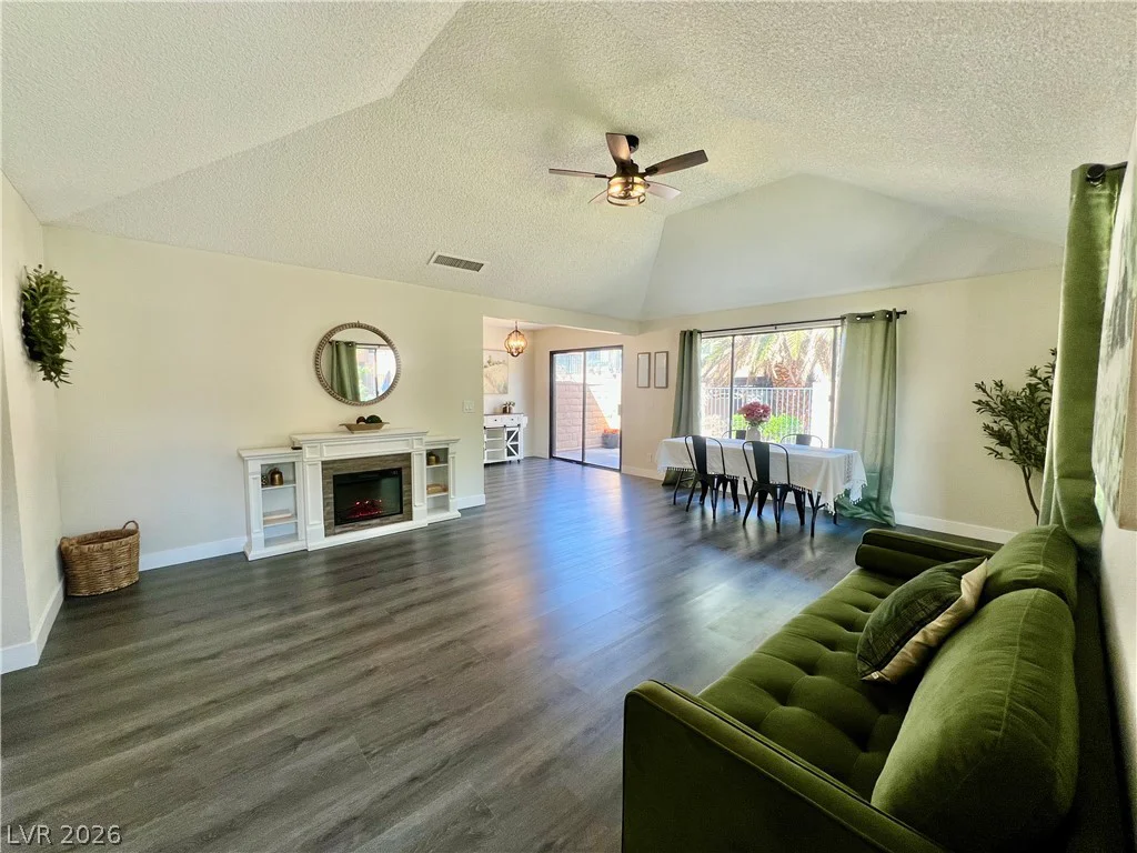 301 Misty Isle, Las Vegas, NV 89107
