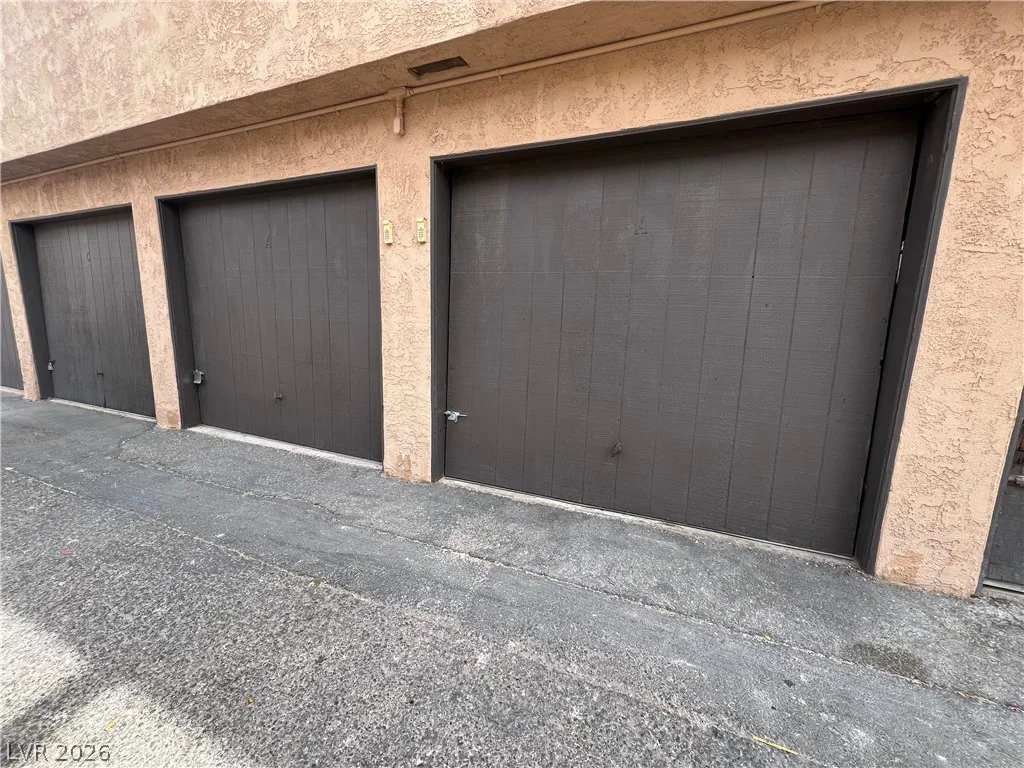 301 Misty Isle, Las Vegas, NV 89107