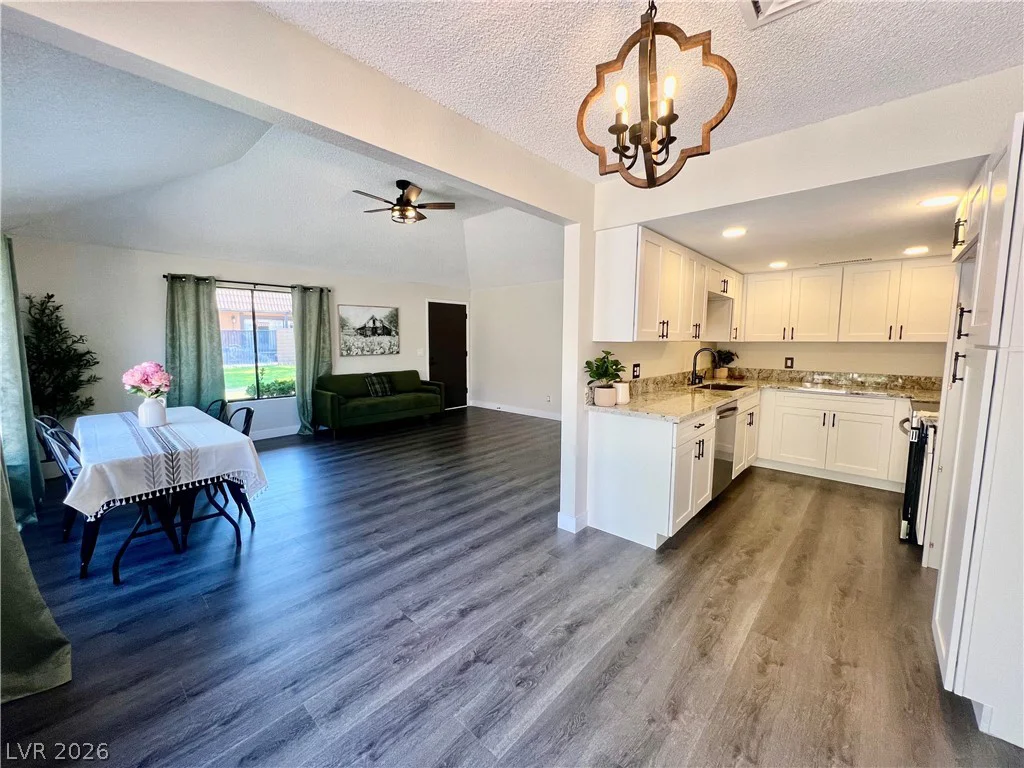 301 Misty Isle, Las Vegas, NV 89107