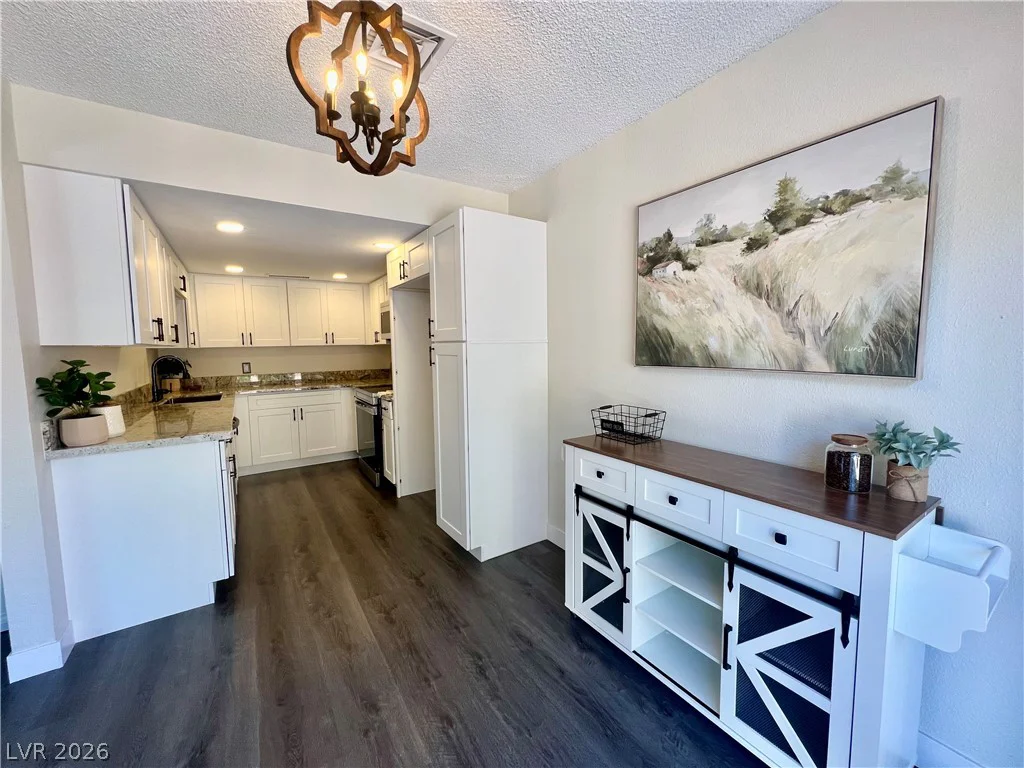 301 Misty Isle, Las Vegas, NV 89107