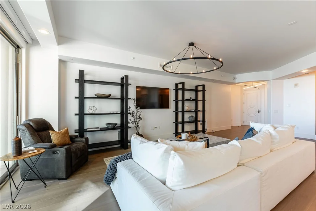 9103 ALTA, Las Vegas, NV 89145