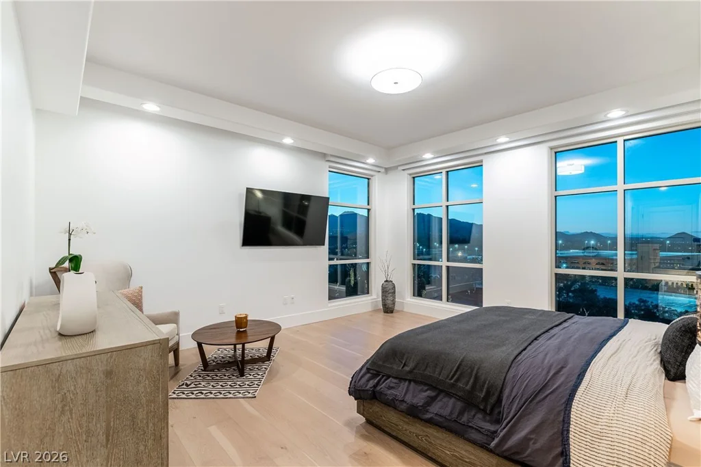 9103 ALTA, Las Vegas, NV 89145