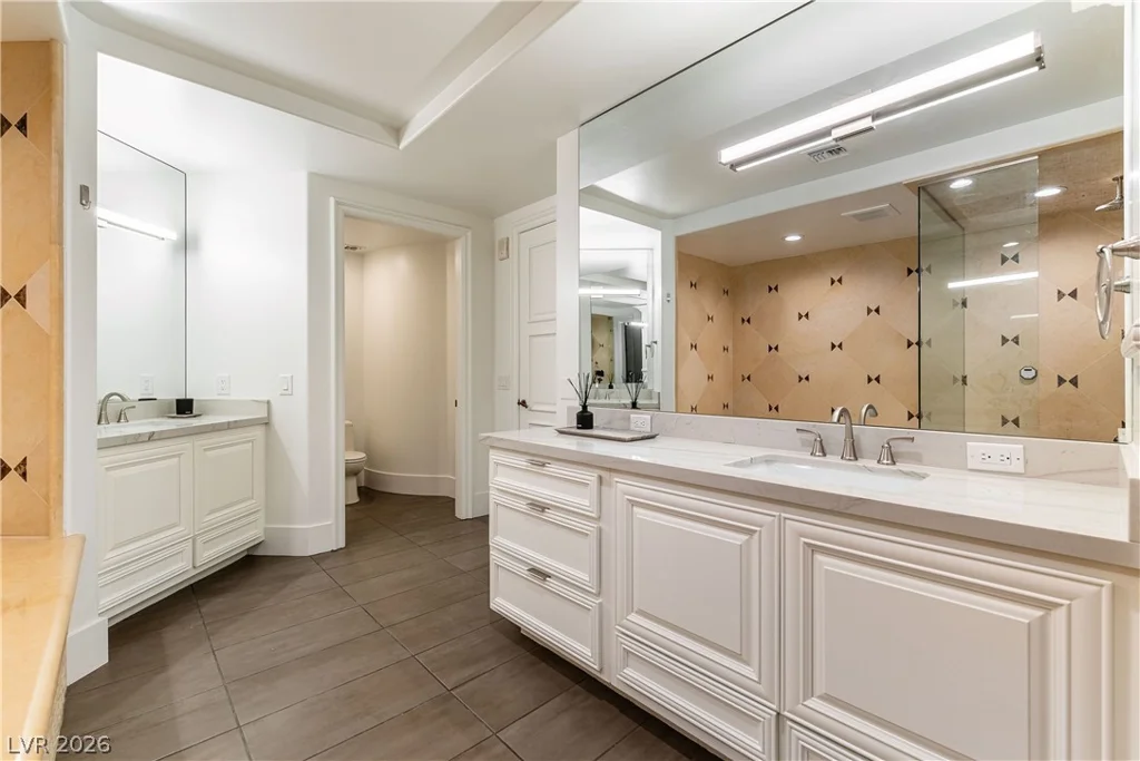 9103 ALTA, Las Vegas, NV 89145