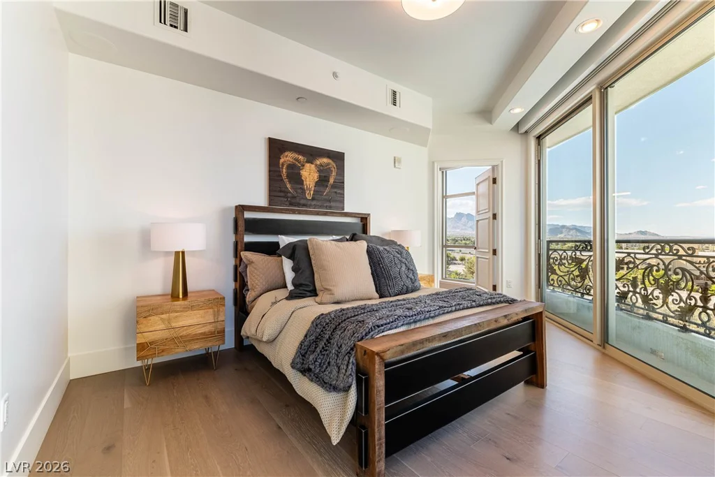 9103 ALTA, Las Vegas, NV 89145