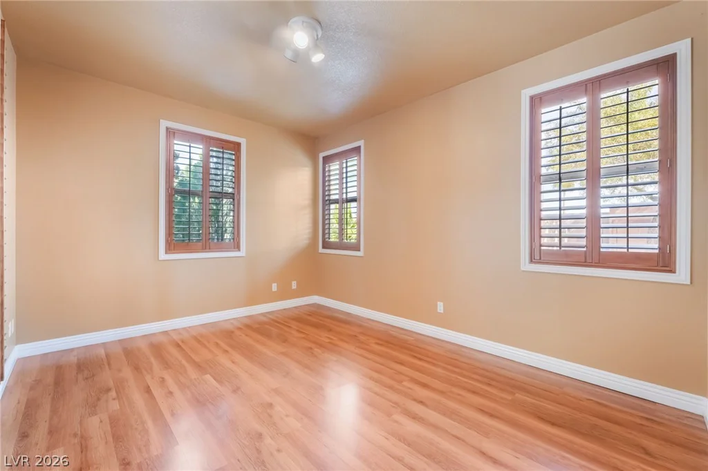 7702 Bear Ridge, Las Vegas, NV 89113