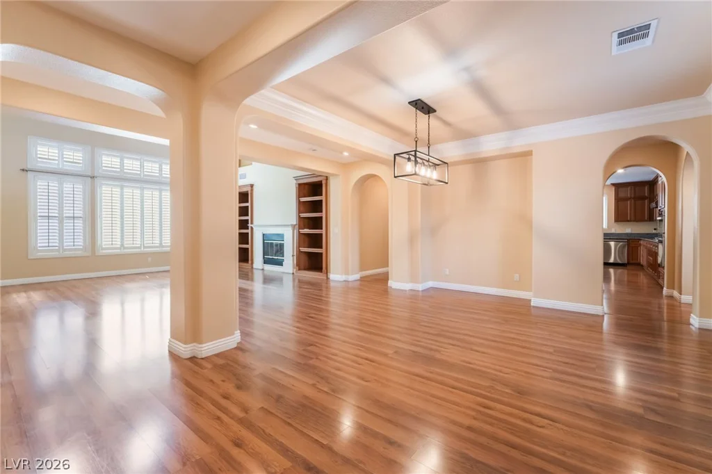 7702 Bear Ridge, Las Vegas, NV 89113