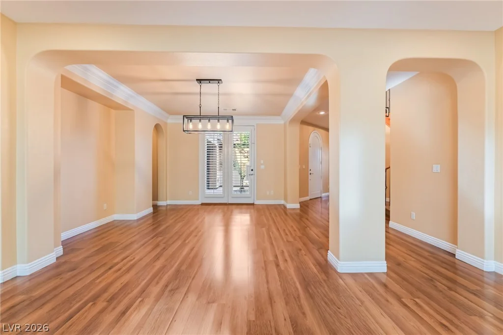 7702 Bear Ridge, Las Vegas, NV 89113