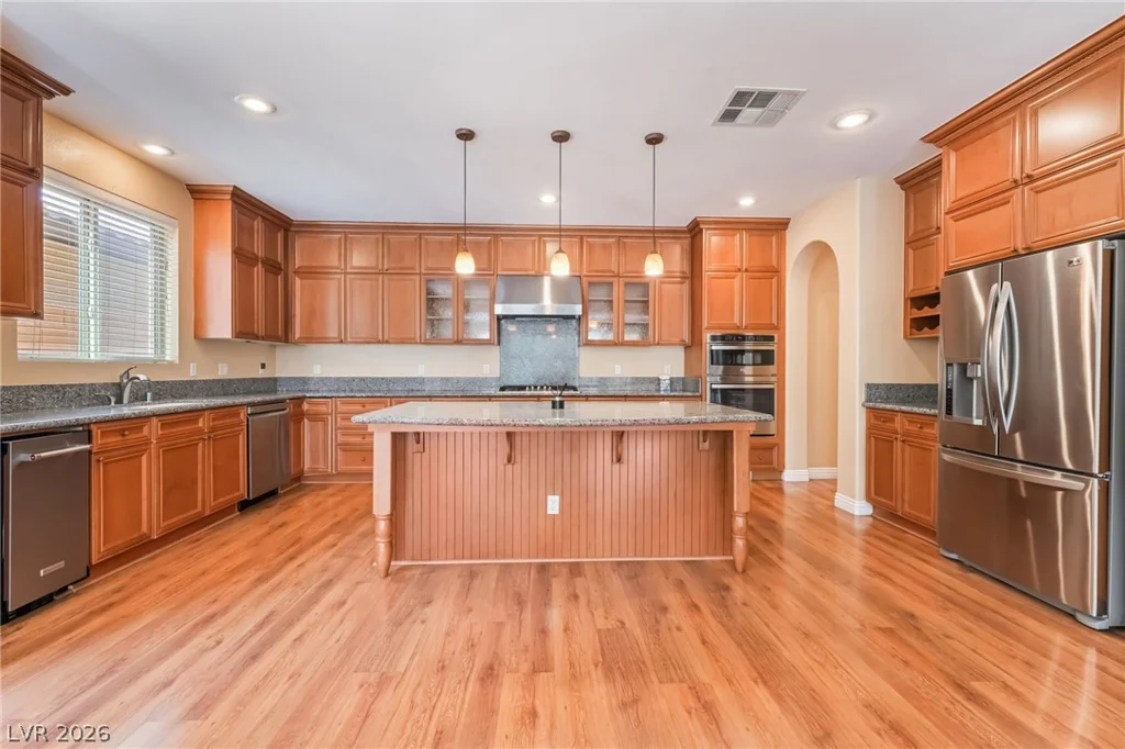 7702 Bear Ridge, Las Vegas, NV 89113