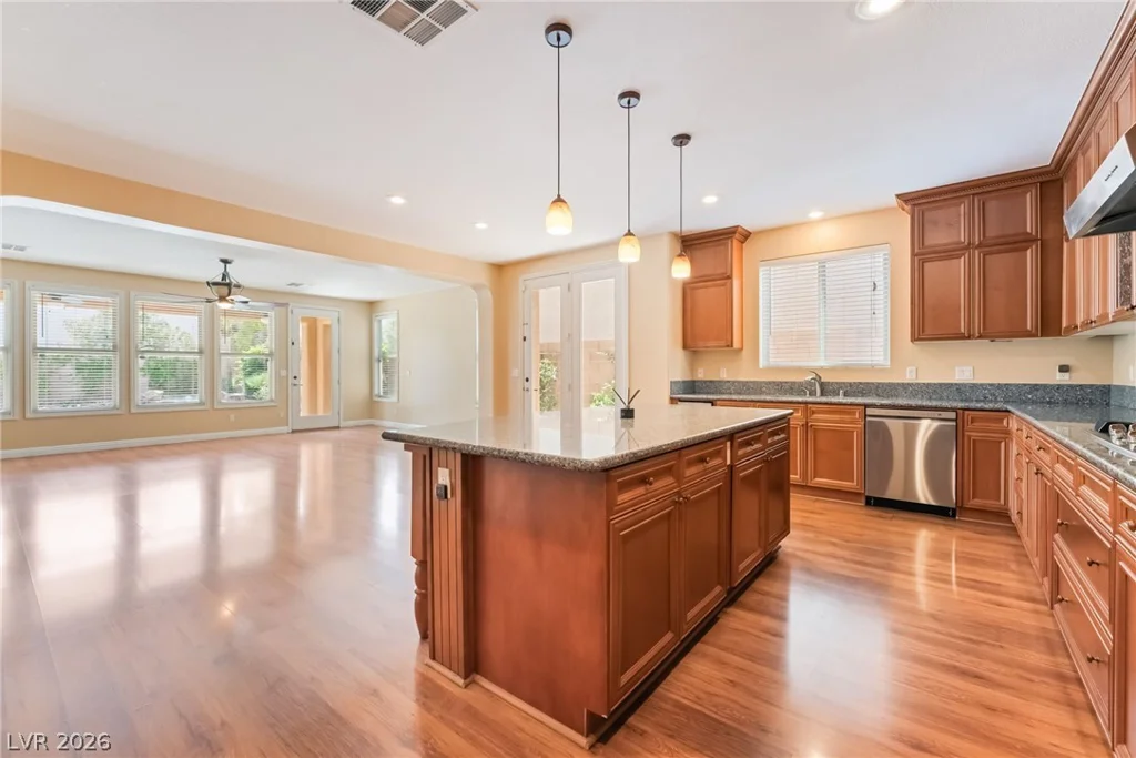 7702 Bear Ridge, Las Vegas, NV 89113