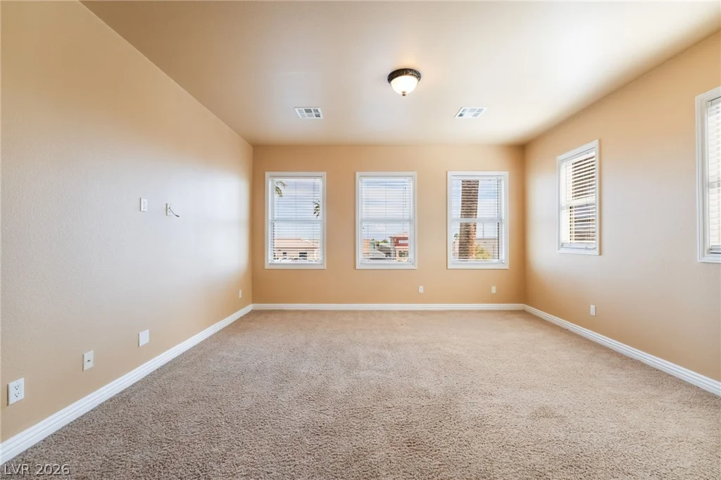 7702 Bear Ridge, Las Vegas, NV 89113