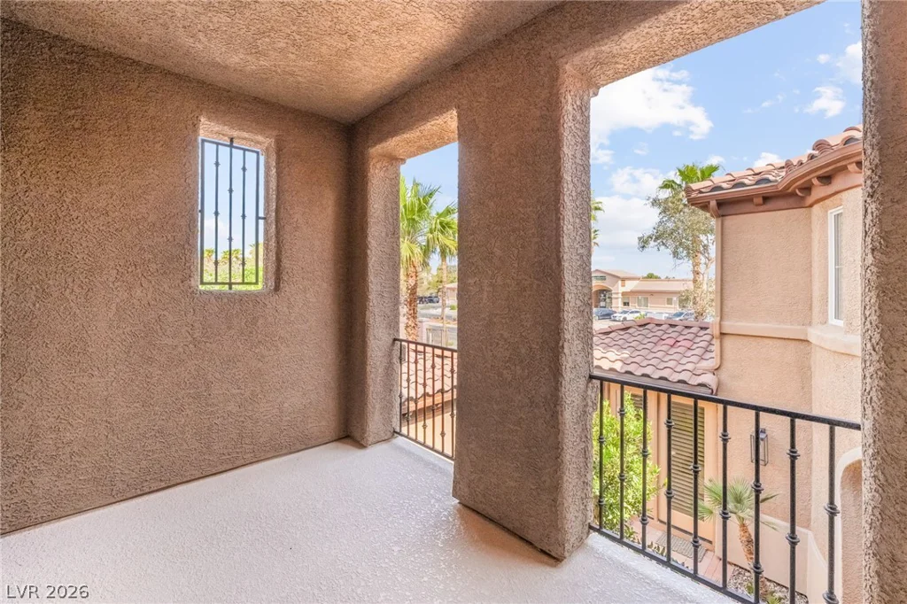 7702 Bear Ridge, Las Vegas, NV 89113