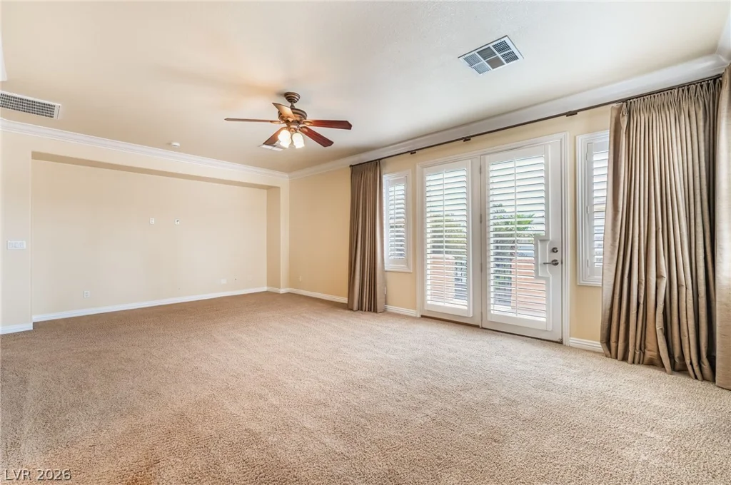 7702 Bear Ridge, Las Vegas, NV 89113