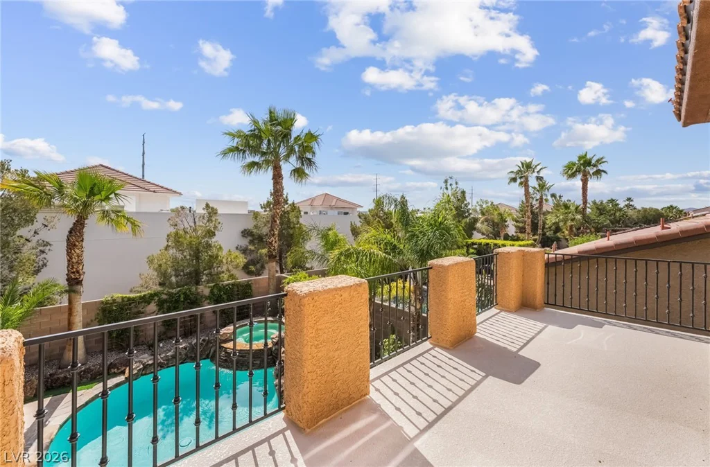 7702 Bear Ridge, Las Vegas, NV 89113
