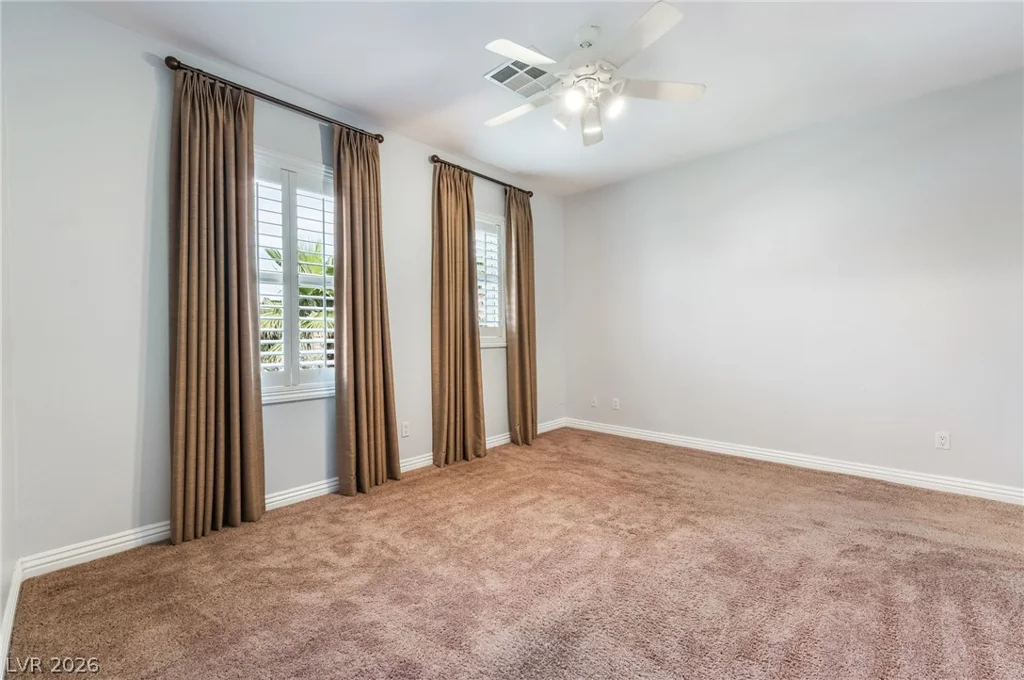7702 Bear Ridge, Las Vegas, NV 89113