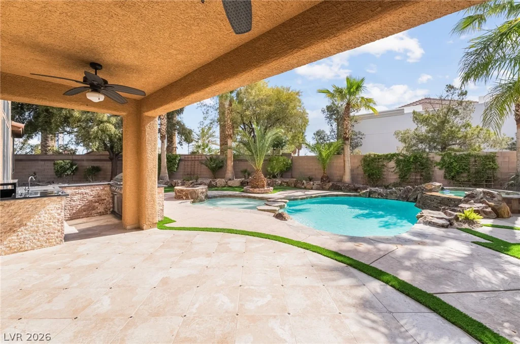 7702 Bear Ridge, Las Vegas, NV 89113