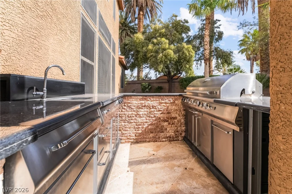 7702 Bear Ridge, Las Vegas, NV 89113