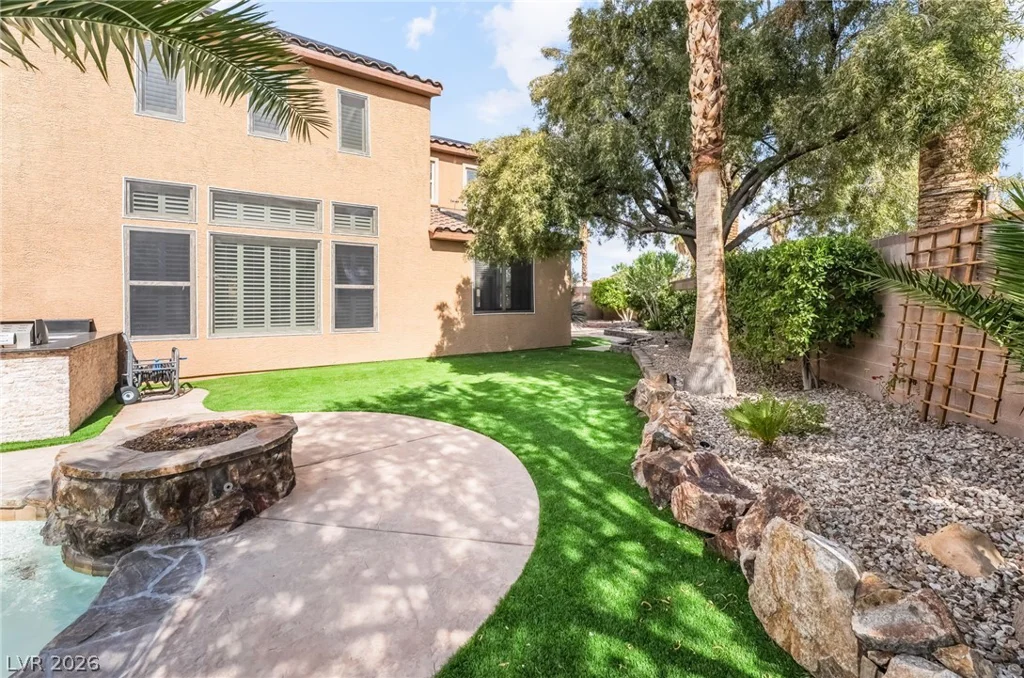 7702 Bear Ridge, Las Vegas, NV 89113