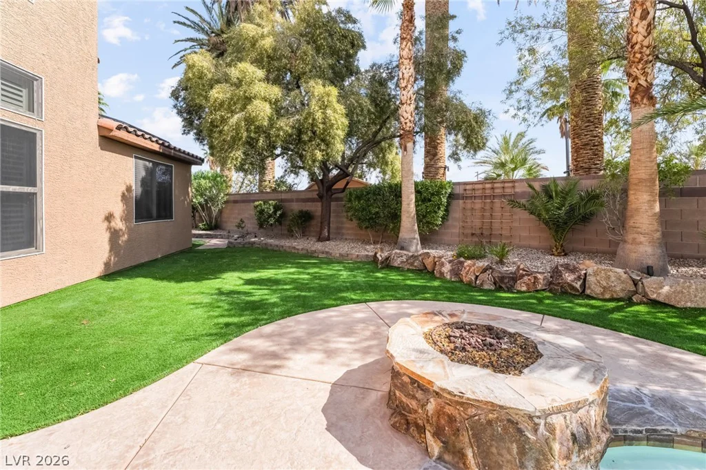 7702 Bear Ridge, Las Vegas, NV 89113