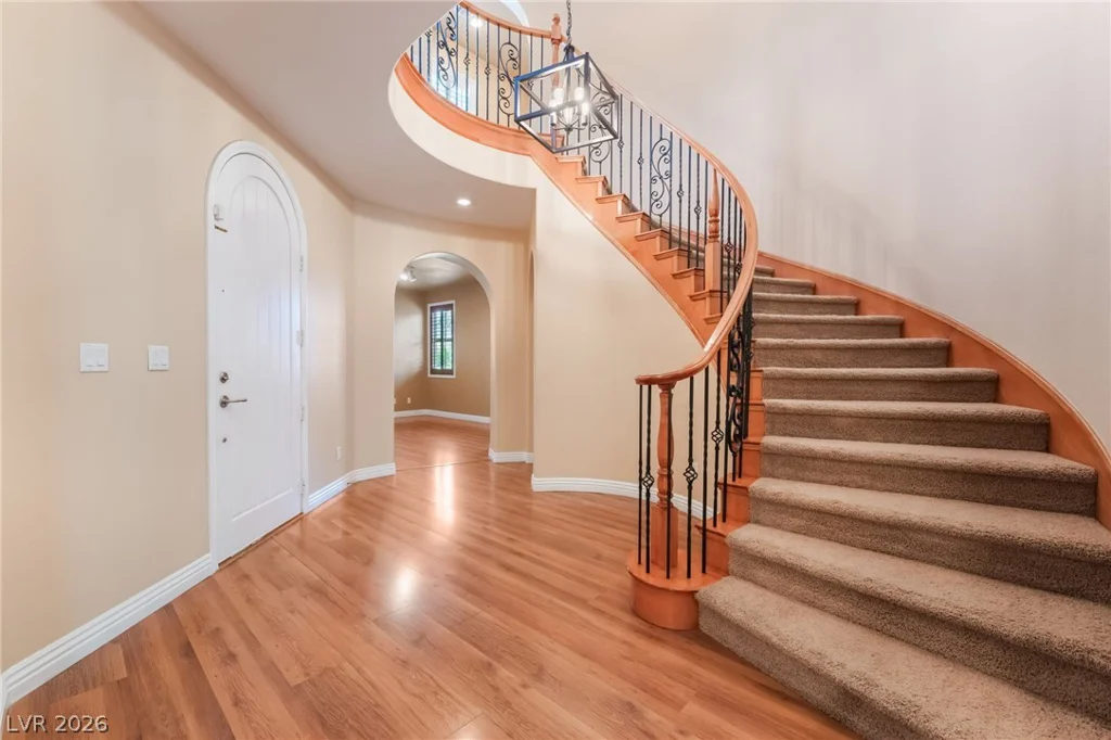 7702 Bear Ridge, Las Vegas, NV 89113