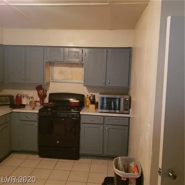 5284 Wellesley, Las Vegas, NV 89122