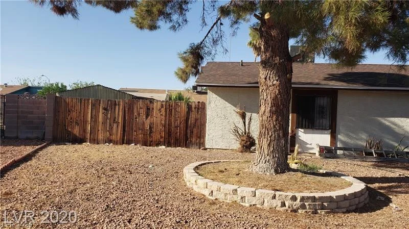 5284 Wellesley, Las Vegas, NV 89122