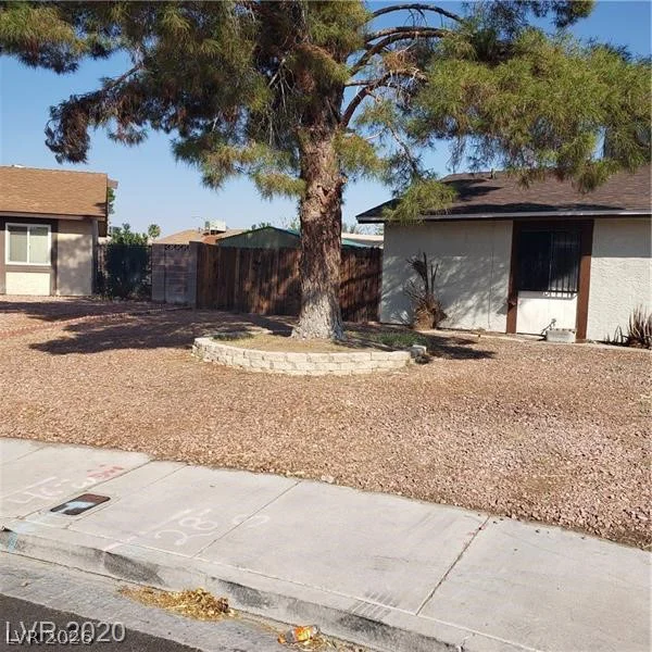 5284 Wellesley, Las Vegas, NV 89122