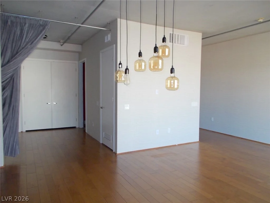 353 Bonneville, Las Vegas, NV 89101
