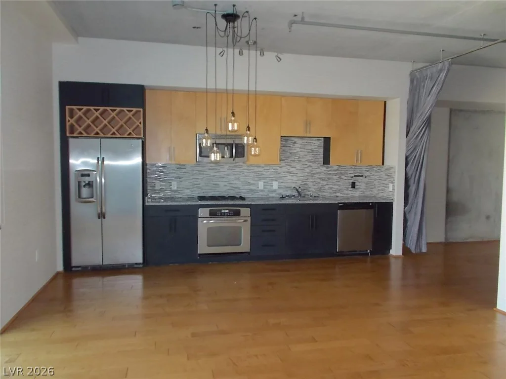 353 Bonneville, Las Vegas, NV 89101