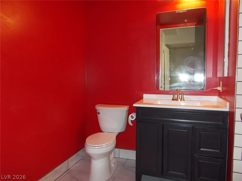 353 Bonneville, Las Vegas, NV 89101