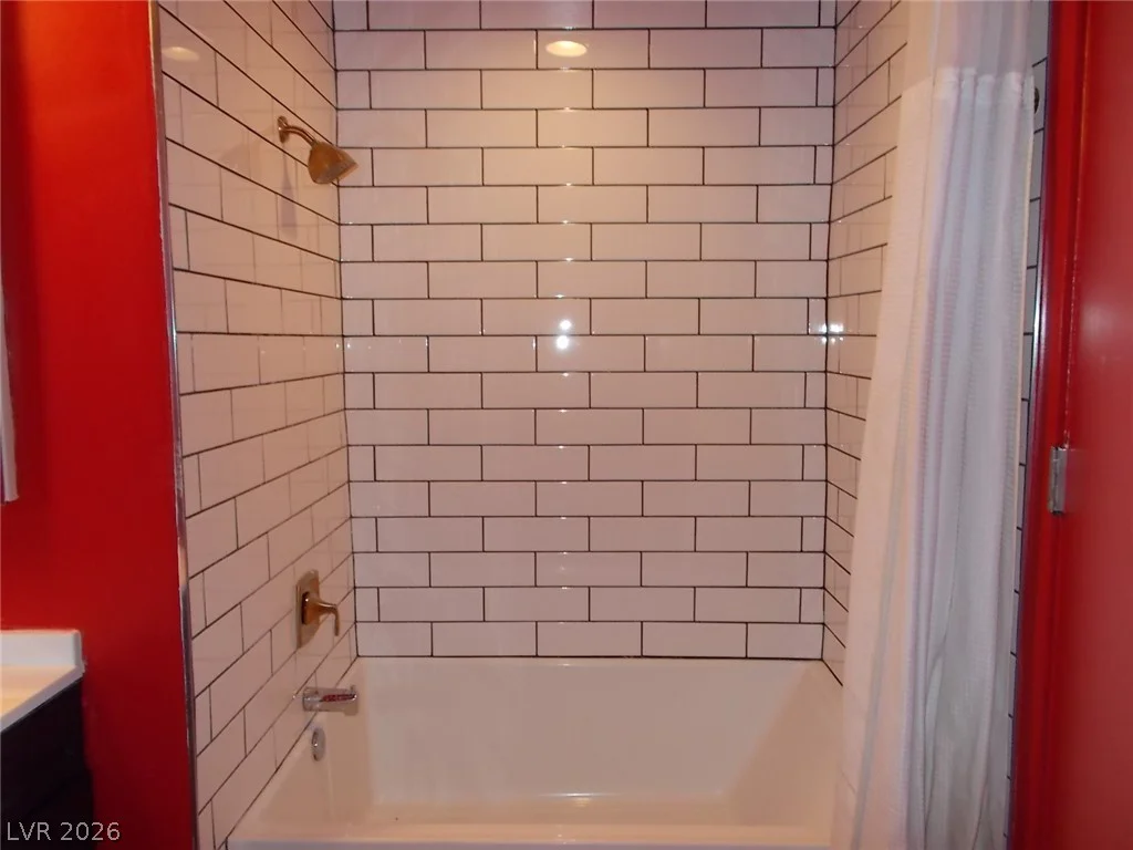 353 Bonneville, Las Vegas, NV 89101