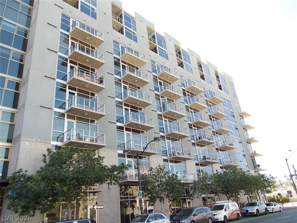 353 Bonneville, Las Vegas, NV 89101