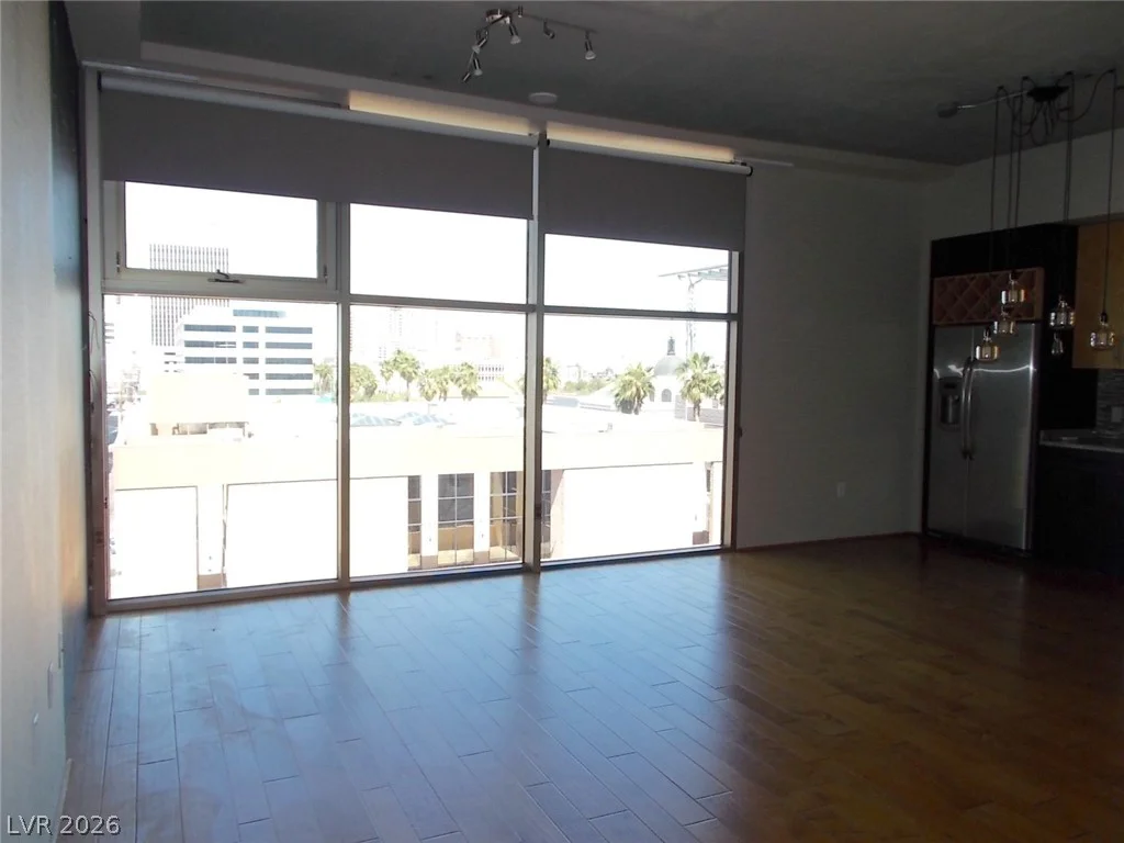 353 Bonneville, Las Vegas, NV 89101