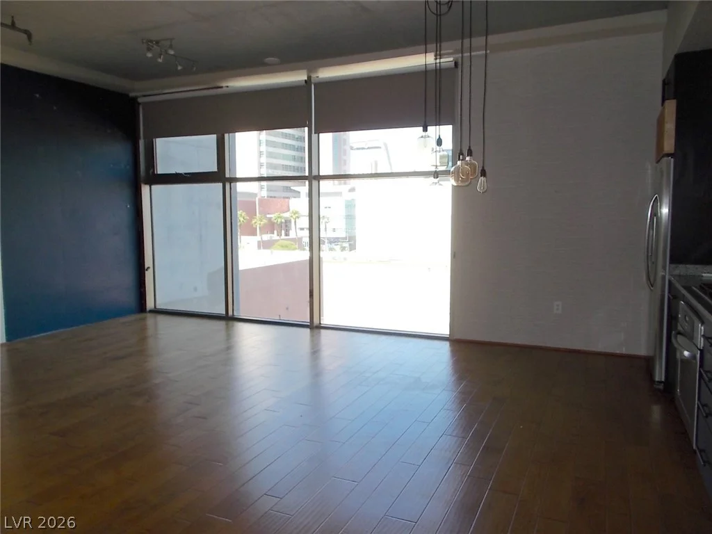 353 Bonneville, Las Vegas, NV 89101