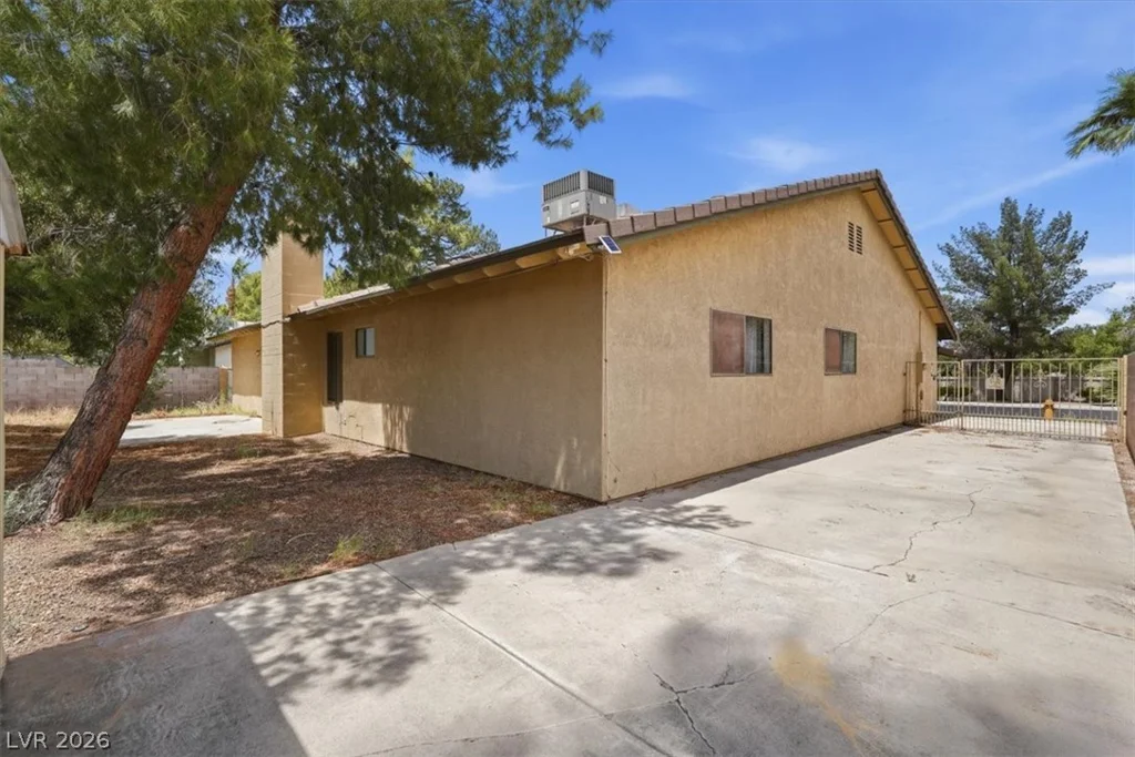 3221 Rochelle, Las Vegas, NV 89121