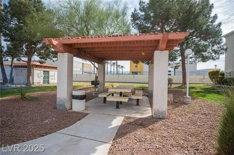 2725 Nellis, Las Vegas, NV 89121