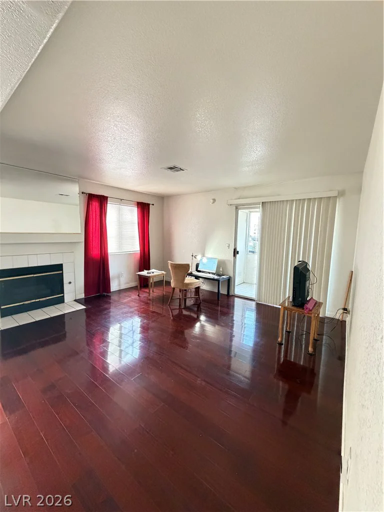 2725 Nellis, Las Vegas, NV 89121