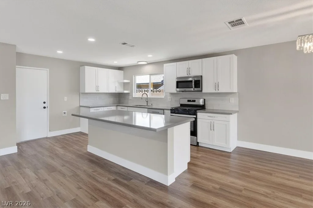 7725 Genzer, Las Vegas, NV 89145