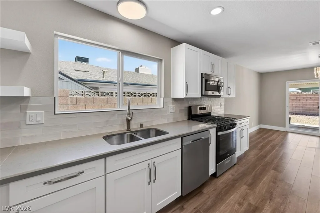 7725 Genzer, Las Vegas, NV 89145