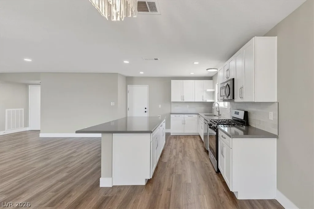 7725 Genzer, Las Vegas, NV 89145