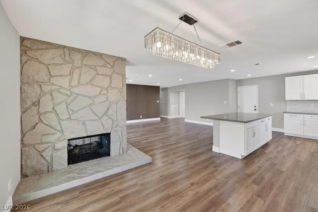 7725 Genzer, Las Vegas, NV 89145