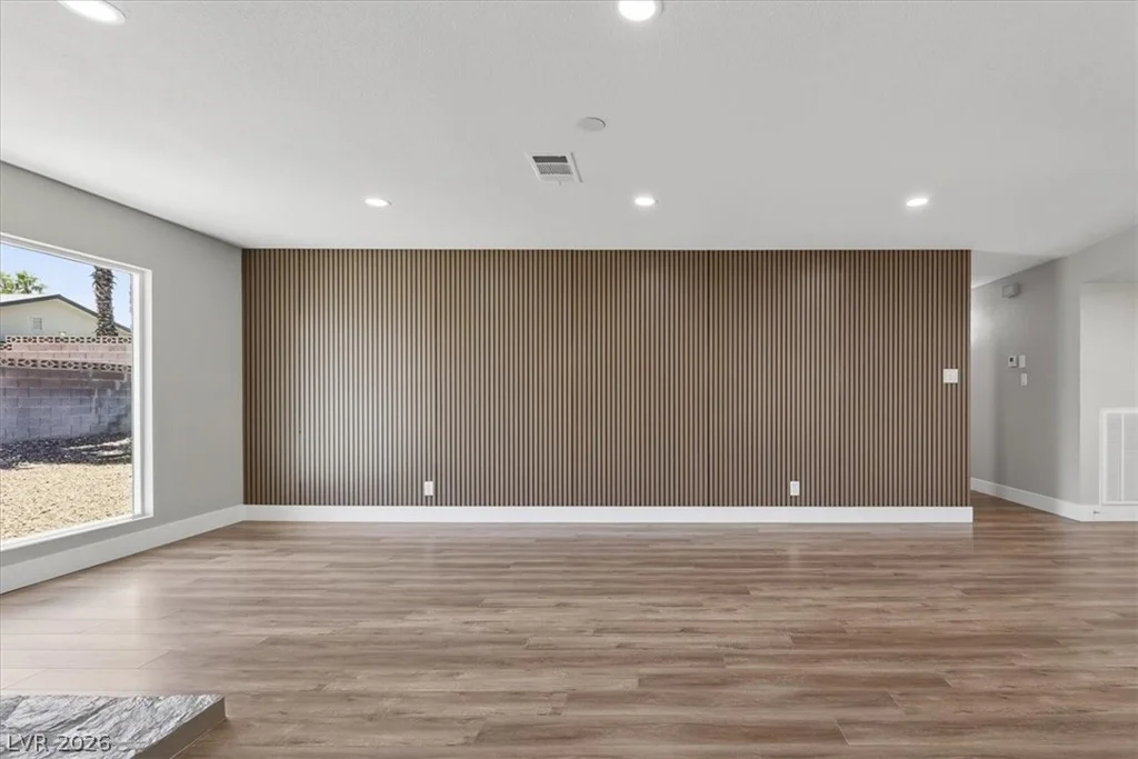 7725 Genzer, Las Vegas, NV 89145