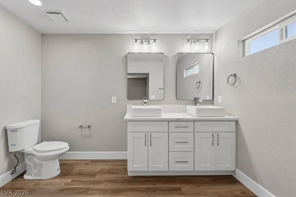 7725 Genzer, Las Vegas, NV 89145